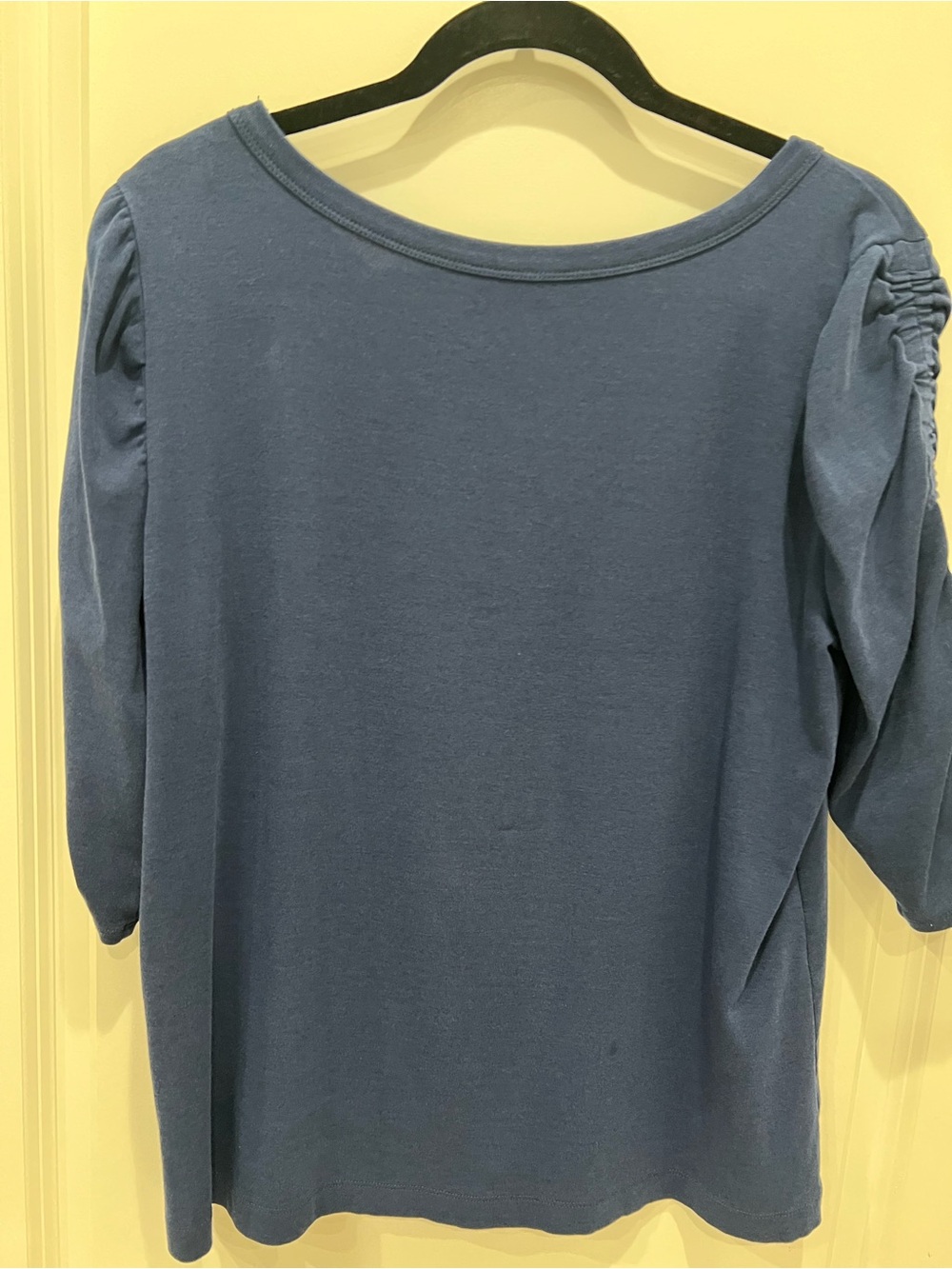 Lilly Pulitzer Slate Blue Ruched Sleeve Short Sleeve Tee - Picture 7 of 7